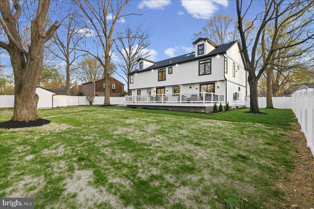 6 ECHO AVE, Moorestown, NJ 08057