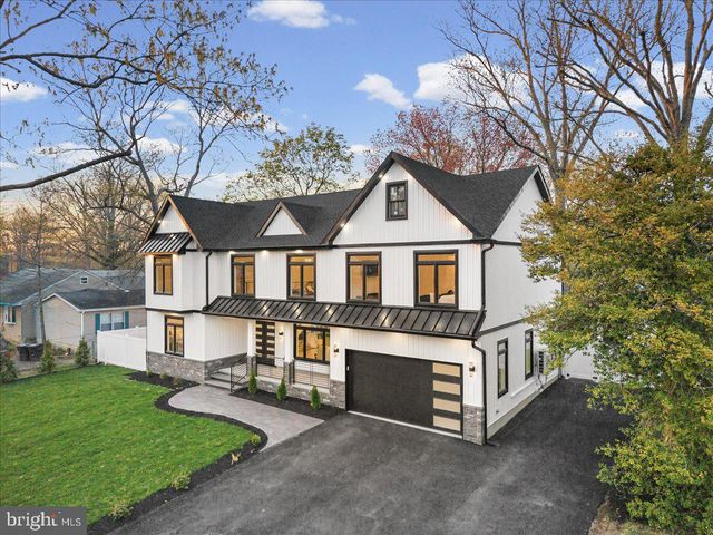 6 ECHO AVE, Moorestown, NJ 08057