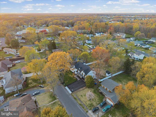 6 ECHO AVE, Moorestown, NJ 08057