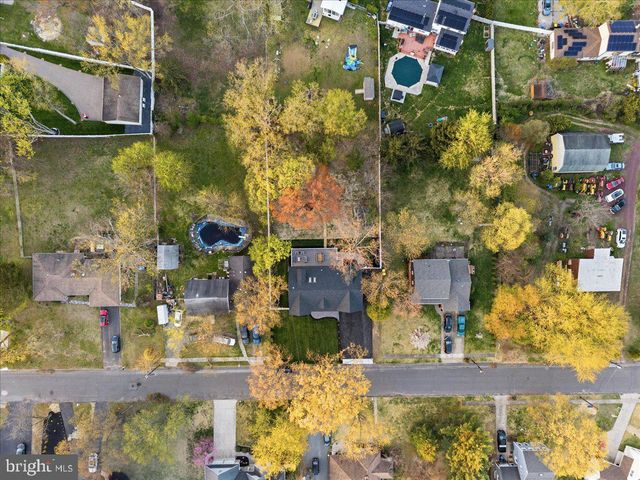 6 ECHO AVE, Moorestown, NJ 08057