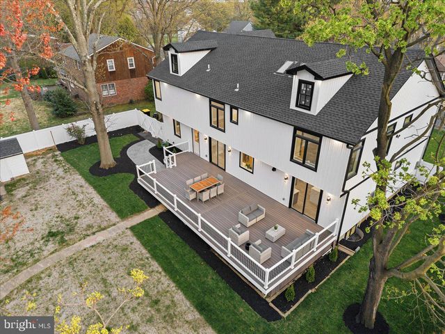 6 ECHO AVE, Moorestown, NJ 08057