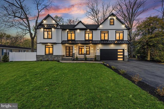 6 ECHO AVE, Moorestown, NJ 08057