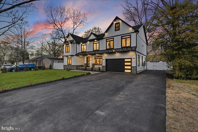 6 ECHO AVE, Moorestown, NJ 08057