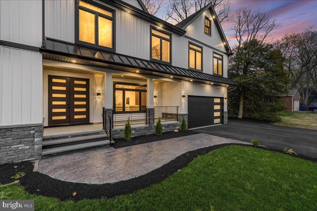 6 ECHO AVE, Moorestown, NJ 08057