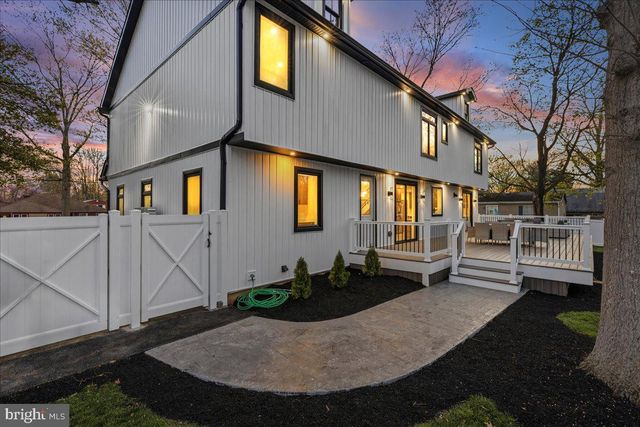 6 ECHO AVE, Moorestown, NJ 08057