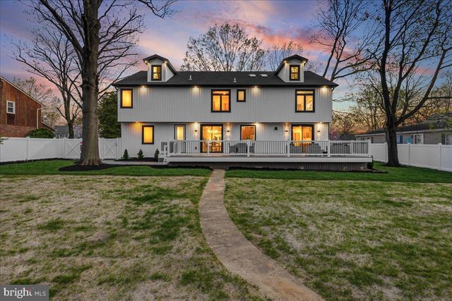 6 ECHO AVE, Moorestown, NJ 08057