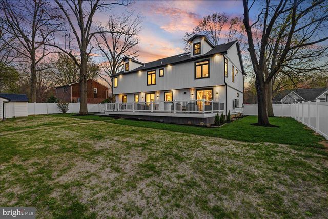 6 ECHO AVE, Moorestown, NJ 08057