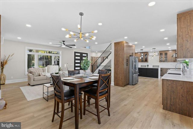 6 ECHO AVE, Moorestown, NJ 08057