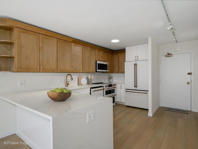 5415 N Sheridan Road 5015, Chicago, IL 60640