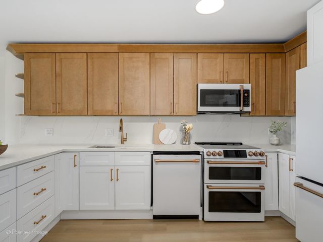 5415 N Sheridan Road 5015, Chicago, IL 60640