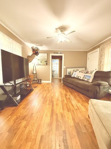 107 W End Dr, Waverly, TN 37185