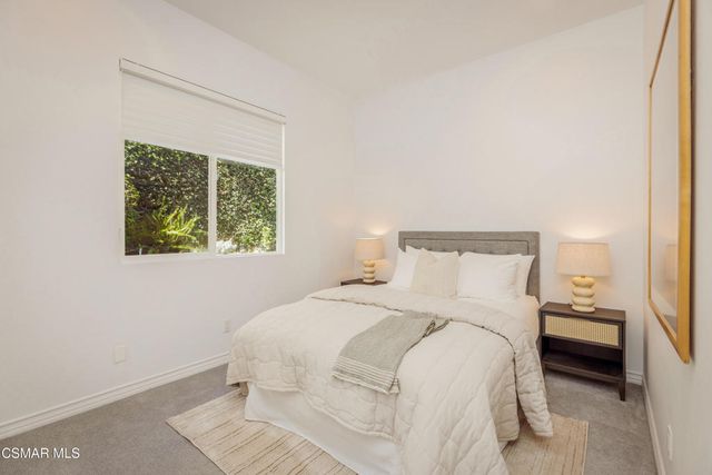 861 Alexandra Court, Oak Park, CA 91377