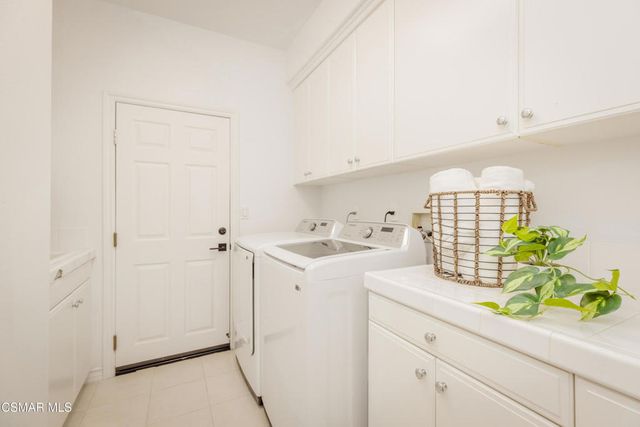 861 Alexandra Court, Oak Park, CA 91377