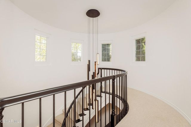 861 Alexandra Court, Oak Park, CA 91377