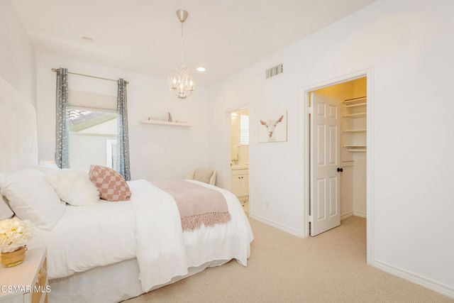 861 Alexandra Court, Oak Park, CA 91377