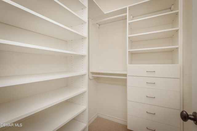 861 Alexandra Court, Oak Park, CA 91377