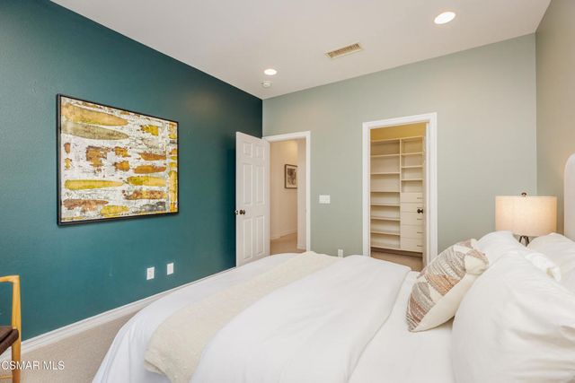 861 Alexandra Court, Oak Park, CA 91377
