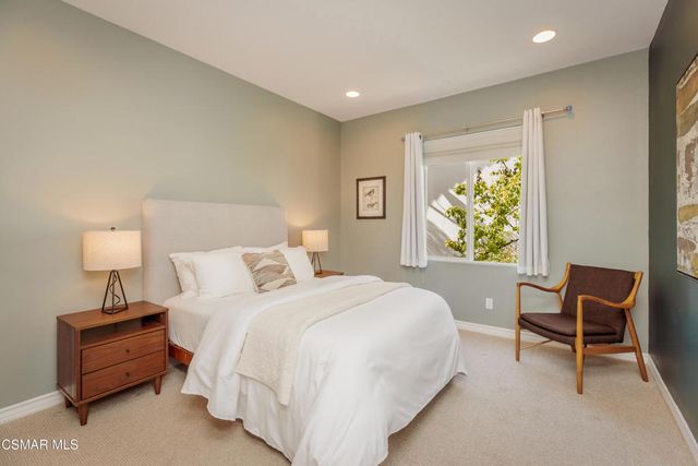 861 Alexandra Court, Oak Park, CA 91377