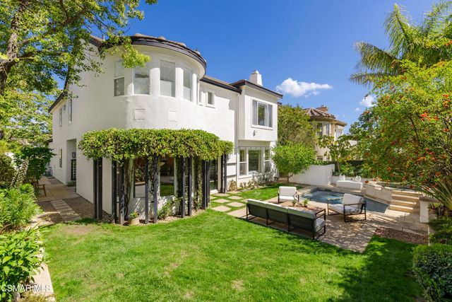 861 Alexandra Court, Oak Park, CA 91377