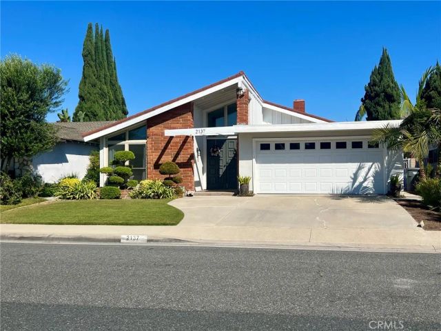 2137 Denmead, Lakewood, CA 90712