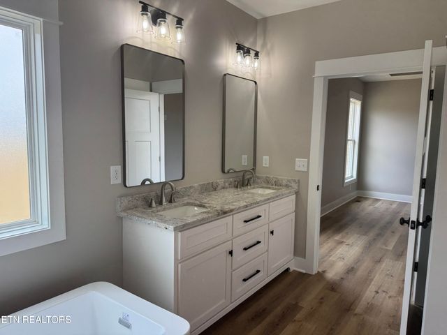 130 Old Hickory Circle, Madisonville, TN 37354