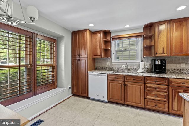 14480 BLACK HORSE CT, Centreville, VA 20120