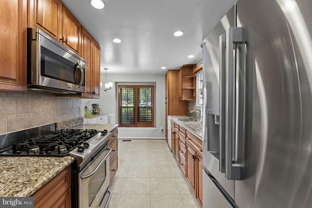 14480 BLACK HORSE CT, Centreville, VA 20120