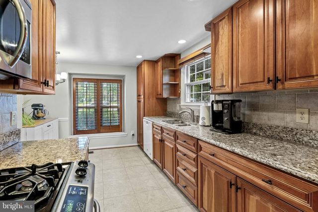 14480 BLACK HORSE CT, Centreville, VA 20120