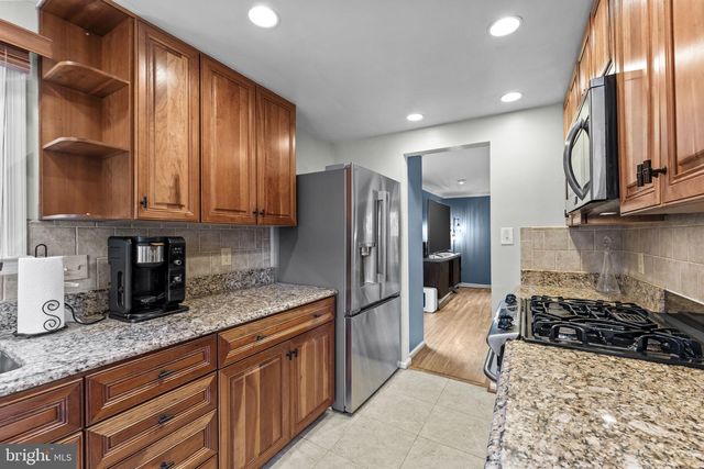 14480 BLACK HORSE CT, Centreville, VA 20120