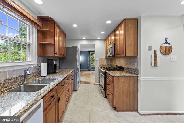 14480 BLACK HORSE CT, Centreville, VA 20120