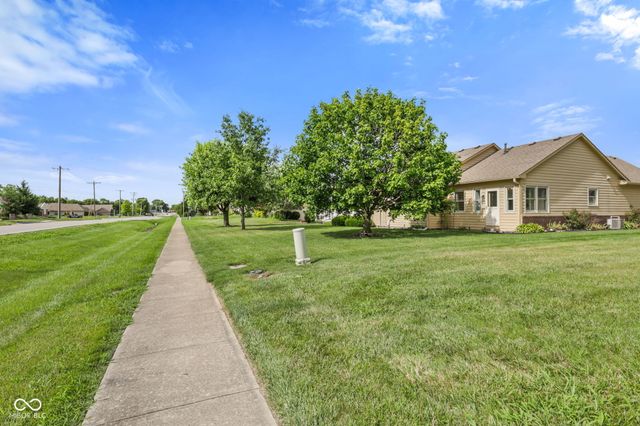 1046 Peppermill Run, Greenwood, IN 46143