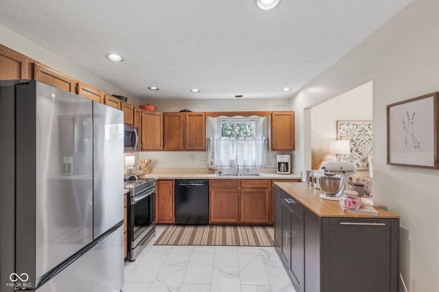 1046 Peppermill Run, Greenwood, IN 46143