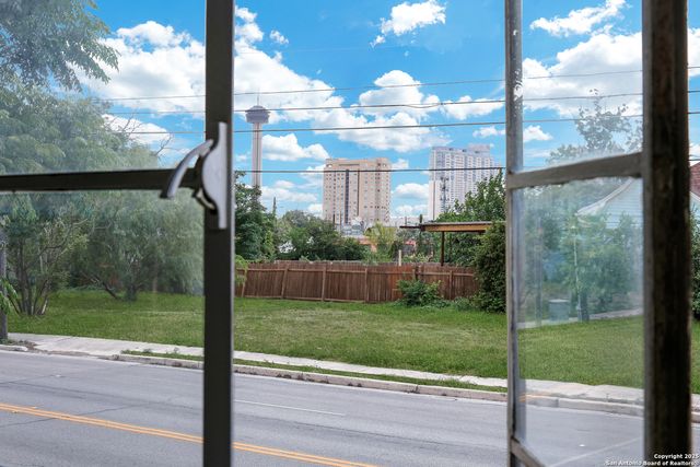 700 Dawson, San Antonio, TX 78202
