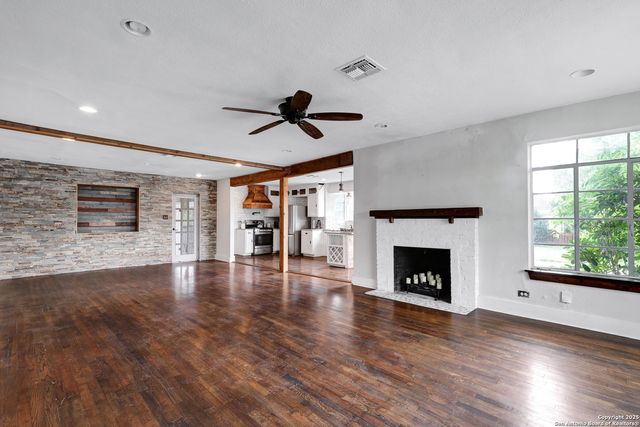 700 Dawson, San Antonio, TX 78202