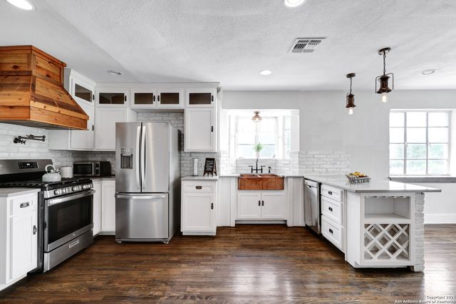 700 Dawson, San Antonio, TX 78202