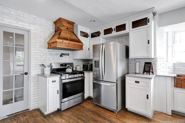 700 Dawson, San Antonio, TX 78202