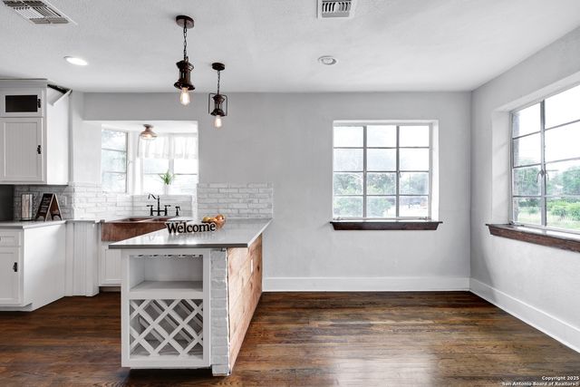 700 Dawson, San Antonio, TX 78202