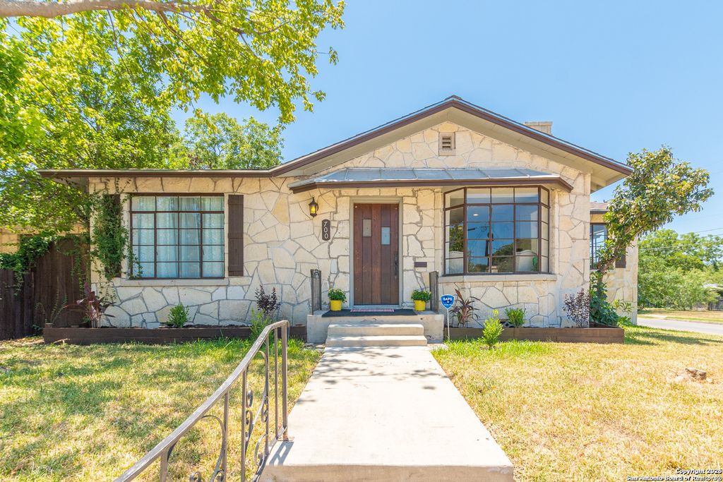 700 Dawson, San Antonio, TX 78202