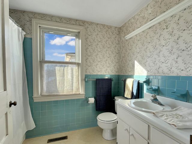 210 Hoha LN, Rocky Mount, VA 24151