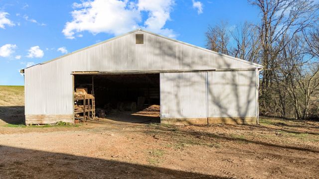 210 Hoha LN, Rocky Mount, VA 24151