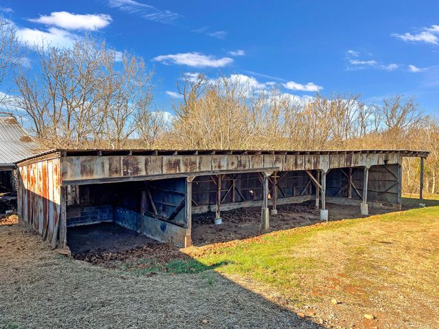 210 Hoha LN, Rocky Mount, VA 24151