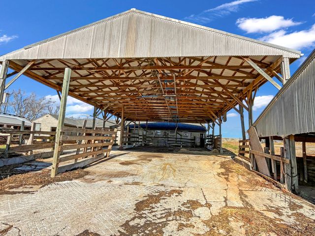 210 Hoha LN, Rocky Mount, VA 24151