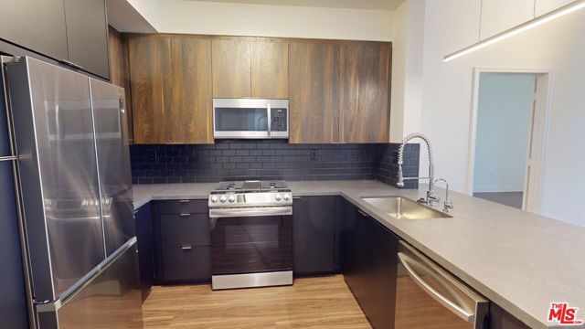 5710 Crescent Park E 143, Los Angeles, CA 90094