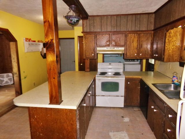 67 Eastern Avenue, Newport Town, VT 05857