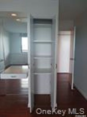 2 Bay Club Drive 17Z1, Bayside, NY 11360