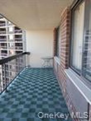 2 Bay Club Drive 17Z1, Bayside, NY 11360