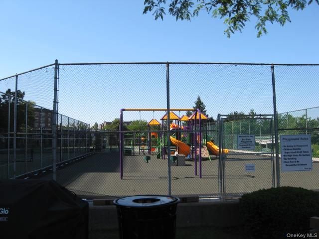 2 Bay Club Drive 17Z1, Bayside, NY 11360