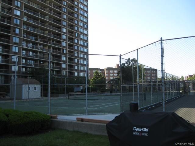 2 Bay Club Drive 17Z1, Bayside, NY 11360