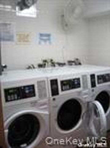 2 Bay Club Drive 17Z1, Bayside, NY 11360