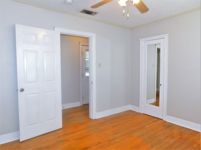 1609 N Locust Street, Denton, TX 76201